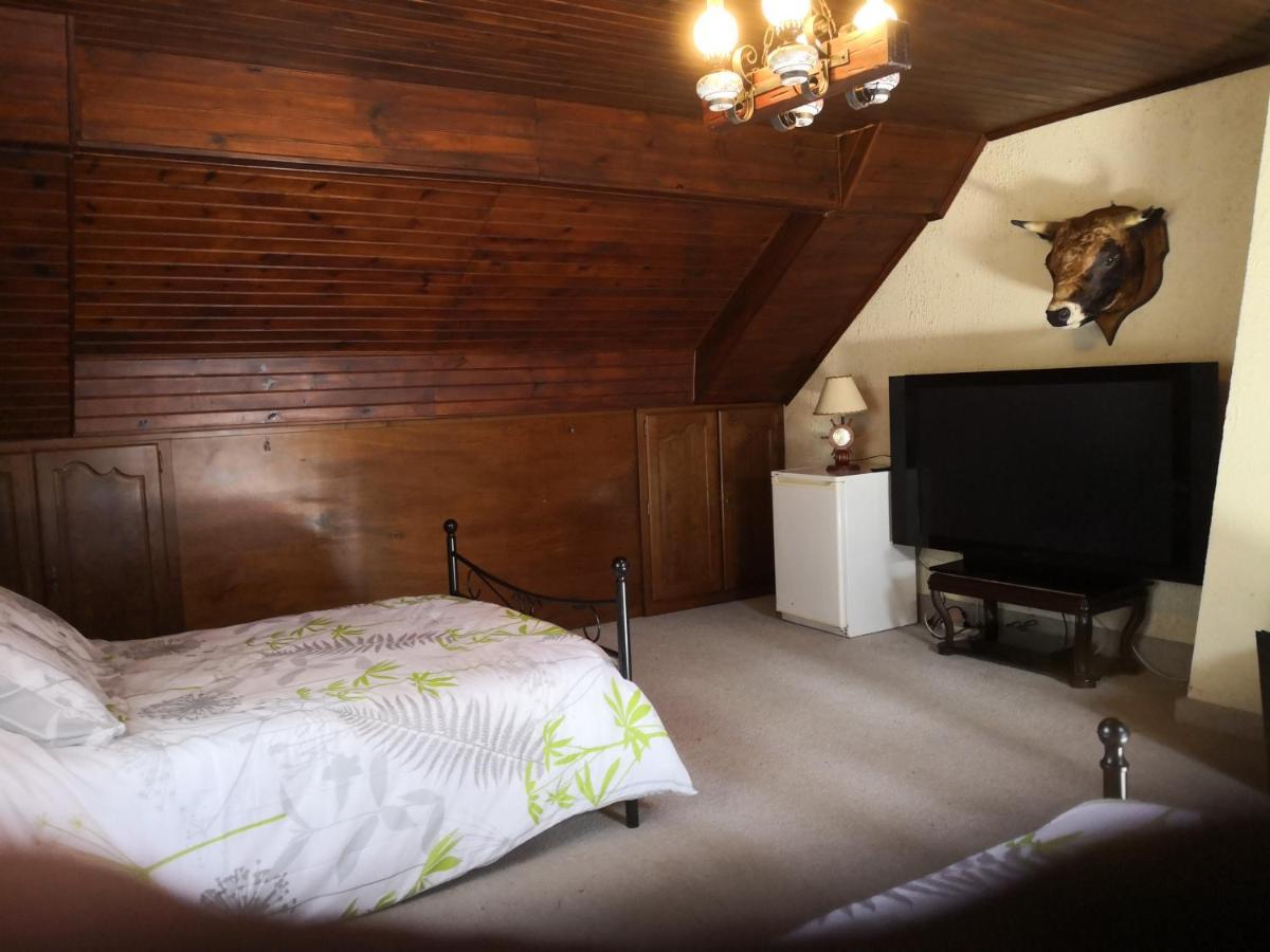 Bed and Breakfast Au Jardin Fleuri Secondigny Exterior foto